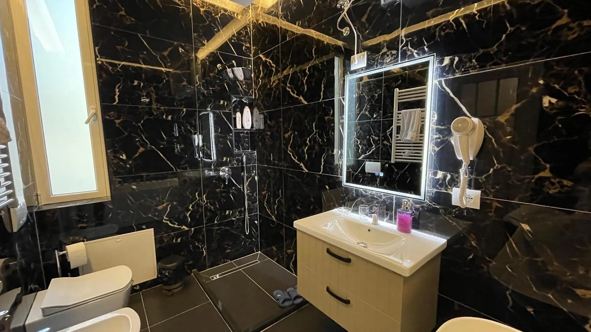 ****  Hotel Vila 15 - Center Tirana Albania